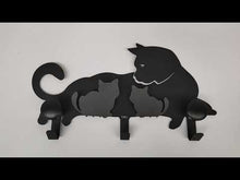 Carica e avvia il video nel visualizzatore di galleria, Appendiabiti "Mamma Gatta" Arti&Mestieri