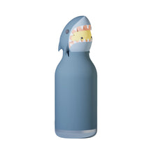 Carica l'immagine nel visualizzatore di Gallery, Bottiglia termica 460 ml "Hurley the Shark" Bestie by Asobu
