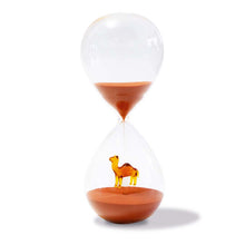 Carica l'immagine nel visualizzatore di Gallery, Clessidra in vetro borosilicato "Cammello" WD Lifestyle
